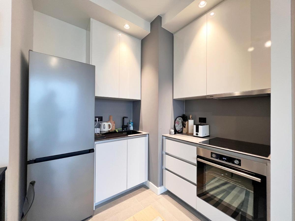 Waterfront Luxury Suites Belgrado Esterno foto