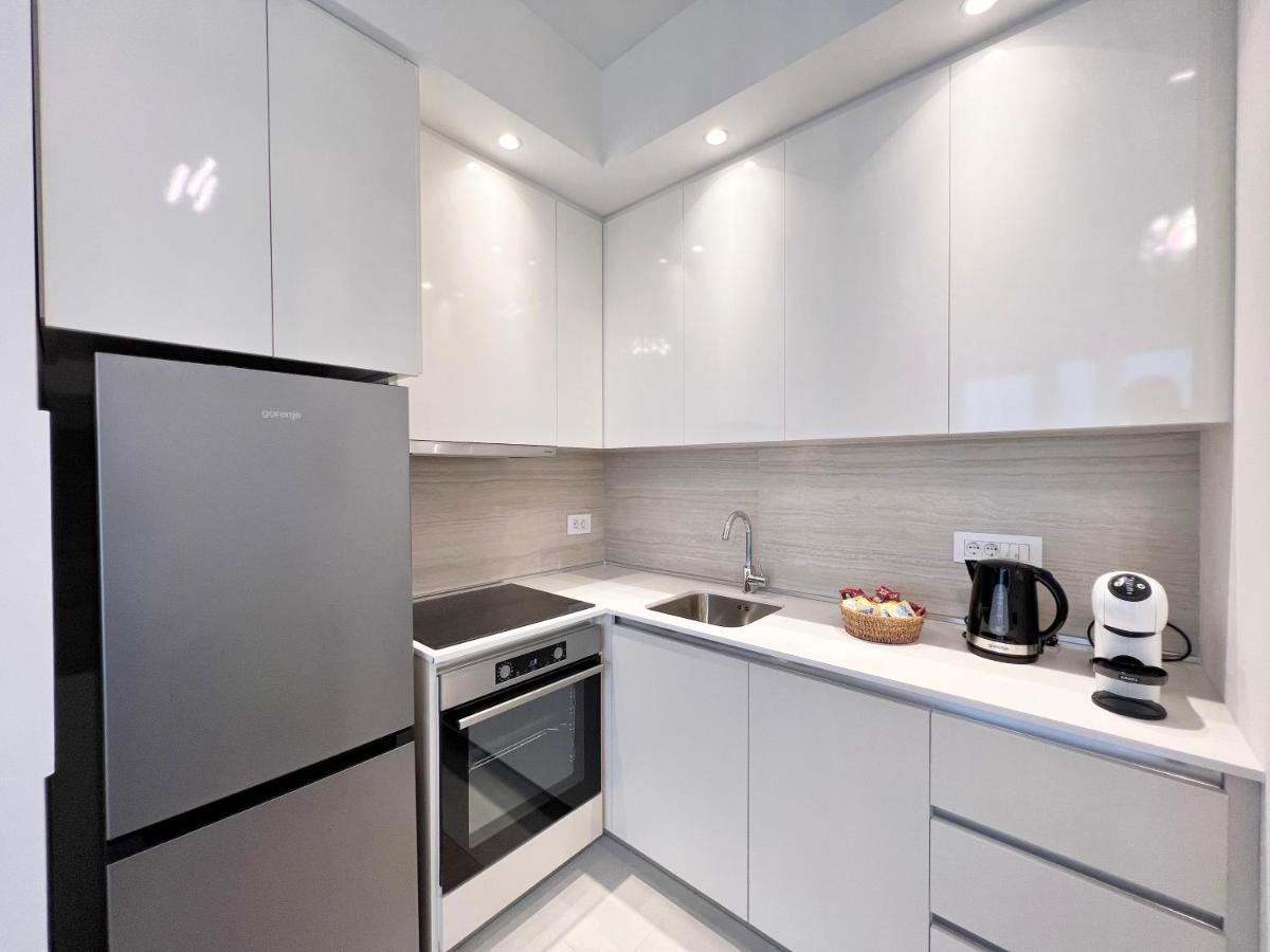 Waterfront Luxury Suites Belgrado Esterno foto