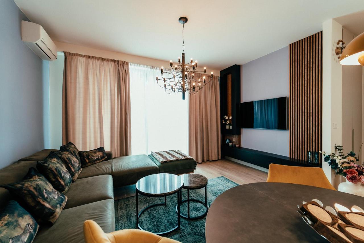 Waterfront Luxury Suites Belgrado Esterno foto