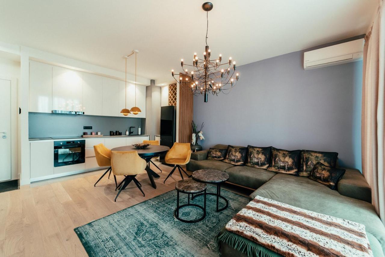 Waterfront Luxury Suites Belgrado Esterno foto