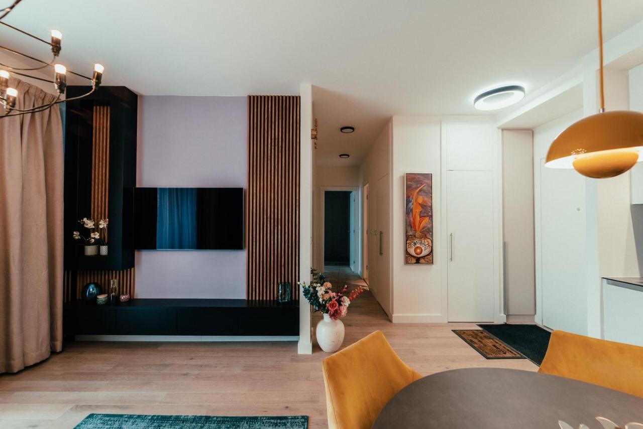 Waterfront Luxury Suites Belgrado Esterno foto