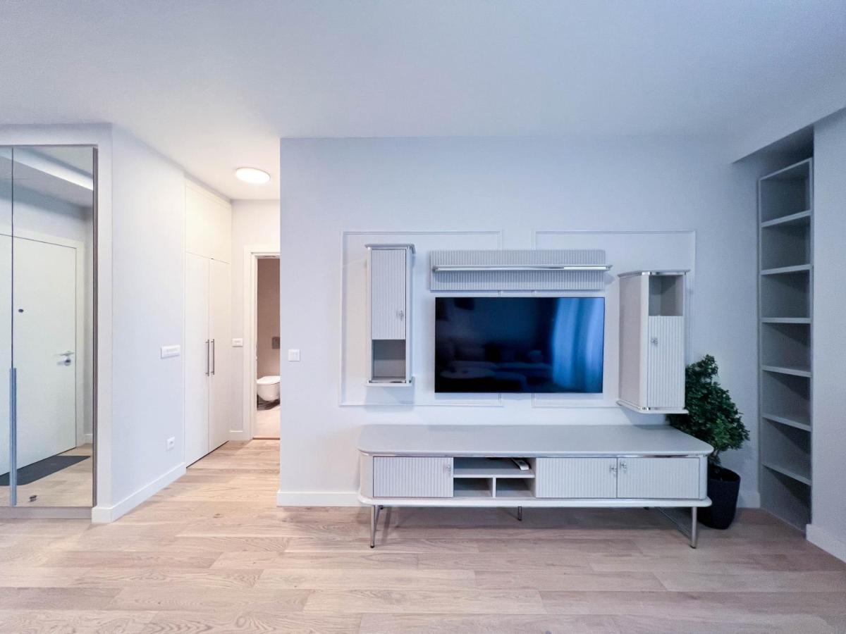 Waterfront Luxury Suites Belgrado Esterno foto
