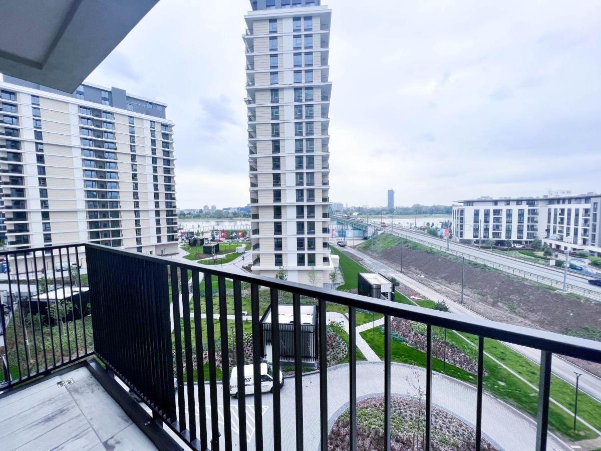 Waterfront Luxury Suites Belgrado Esterno foto