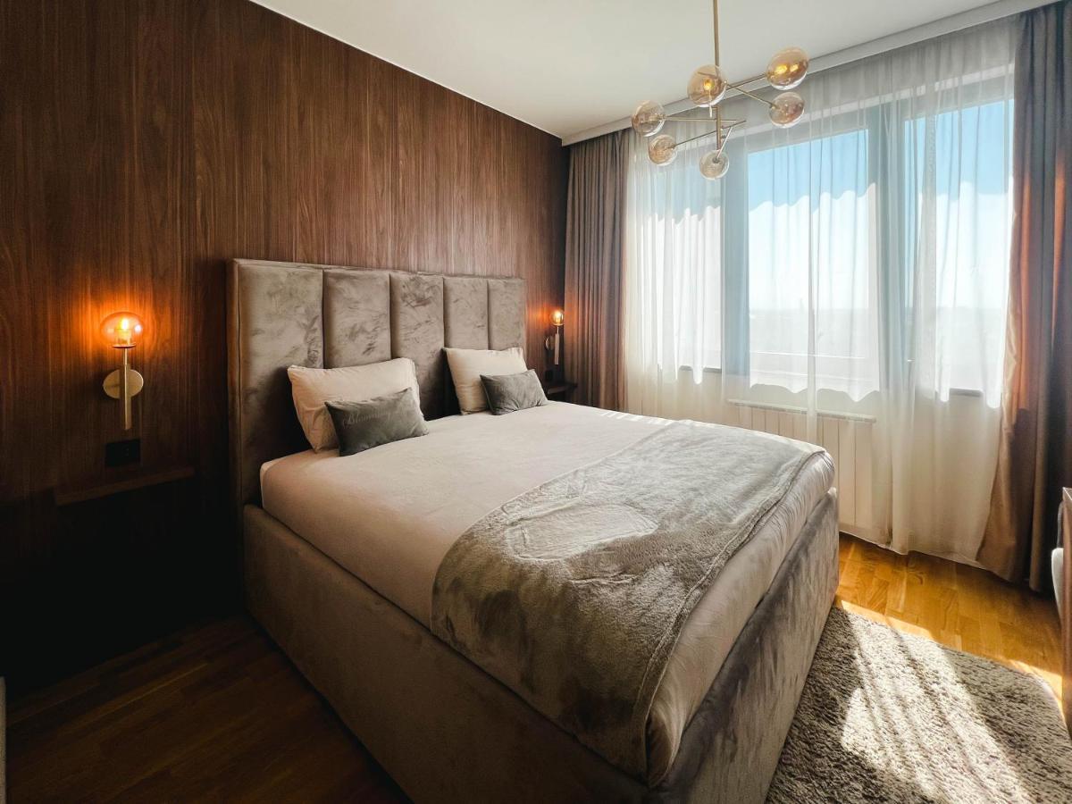 Waterfront Luxury Suites Belgrado Esterno foto