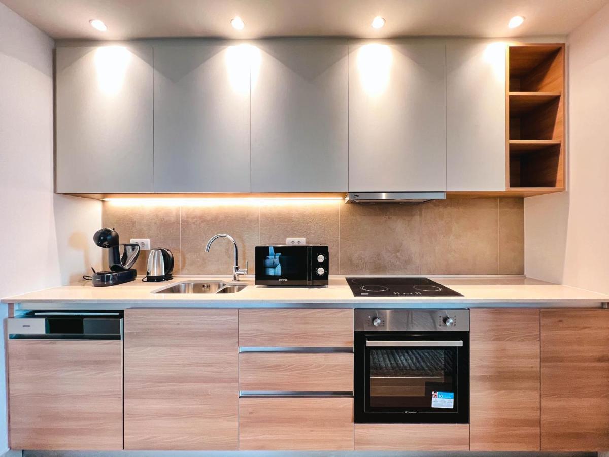Waterfront Luxury Suites Belgrado Esterno foto