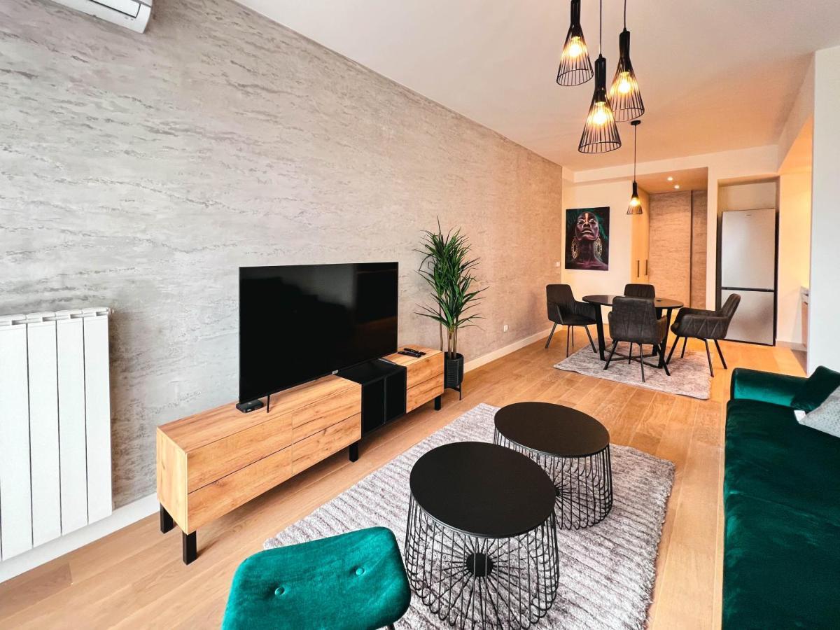 Waterfront Luxury Suites Belgrado Esterno foto