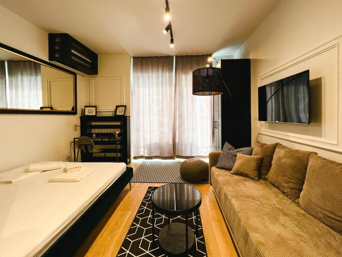 Waterfront Luxury Suites Belgrado Esterno foto