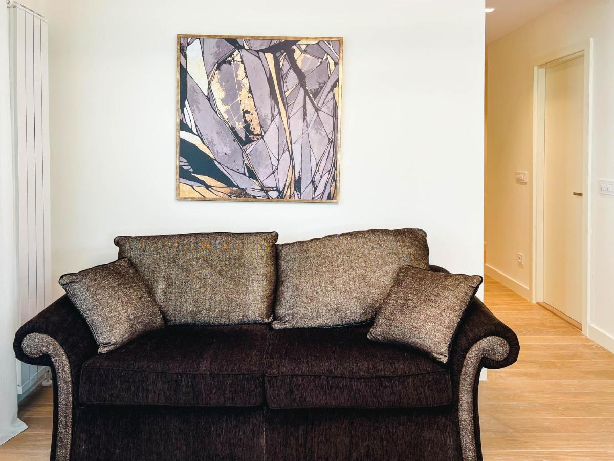 Waterfront Luxury Suites Belgrado Esterno foto