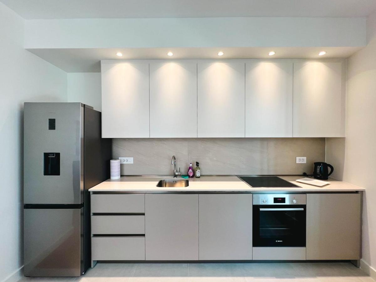 Waterfront Luxury Suites Belgrado Esterno foto